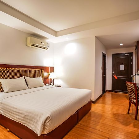 Jomtien Hisotel Екстериор снимка