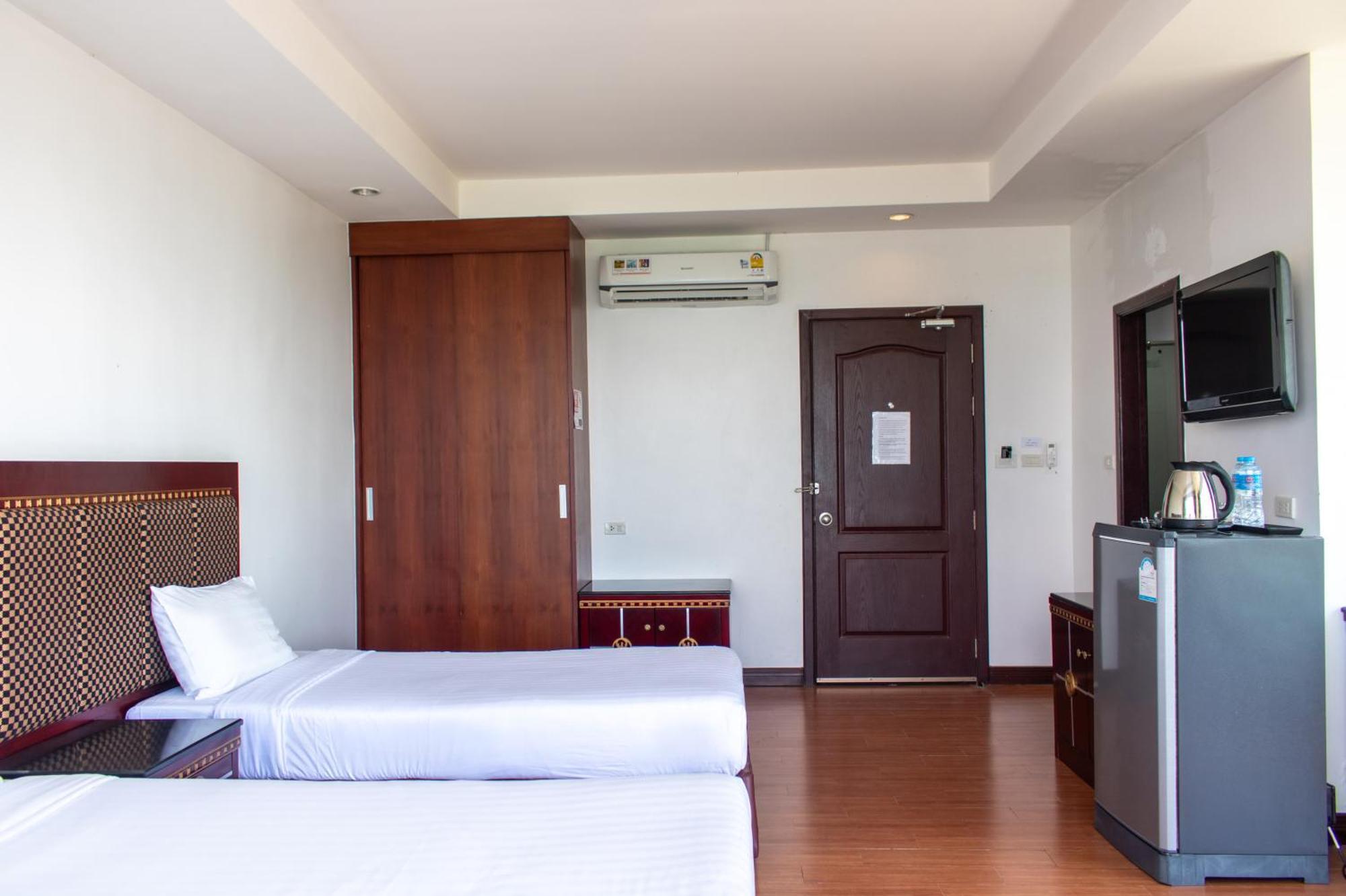Jomtien Hisotel Екстериор снимка