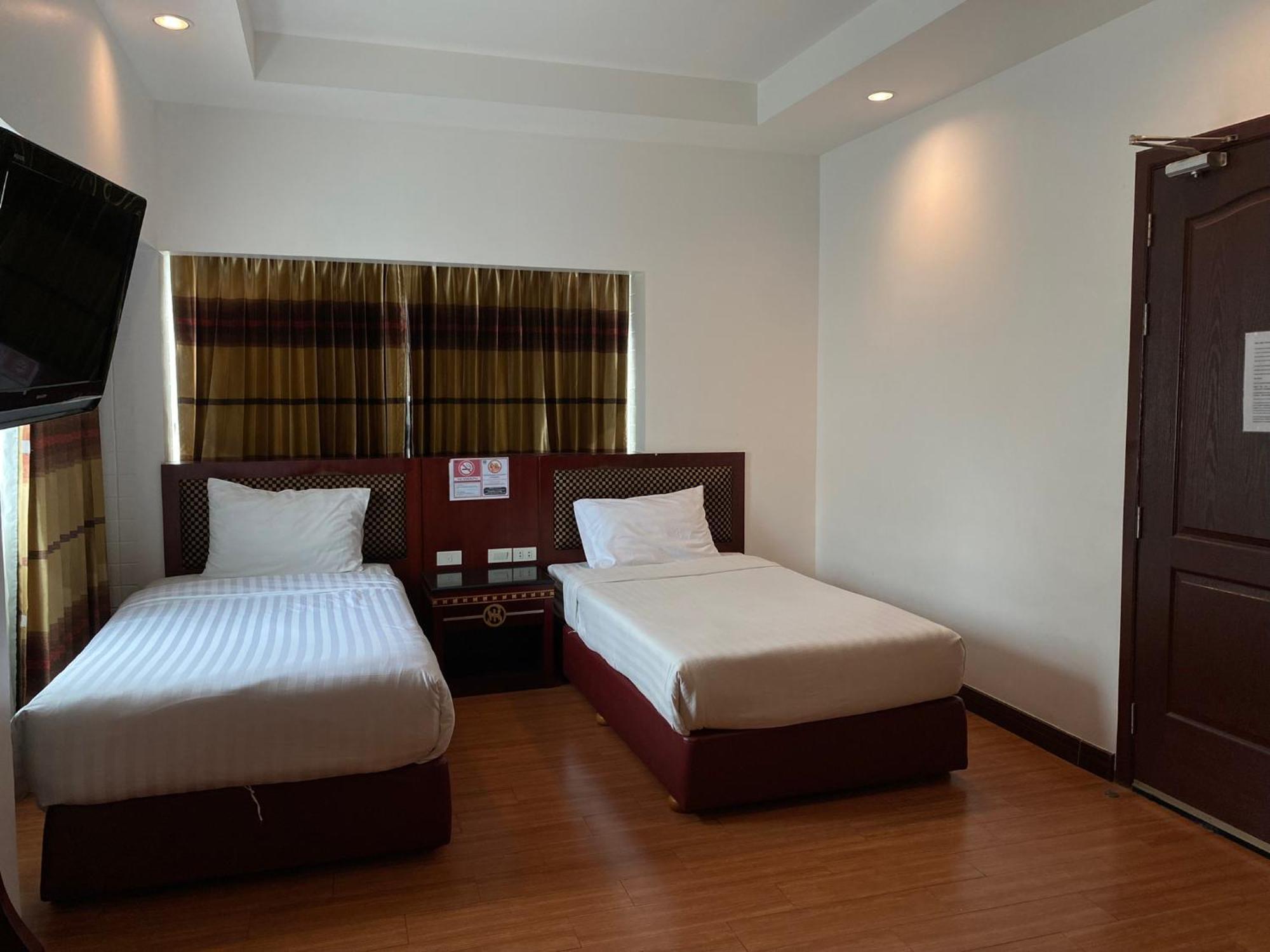 Jomtien Hisotel Екстериор снимка
