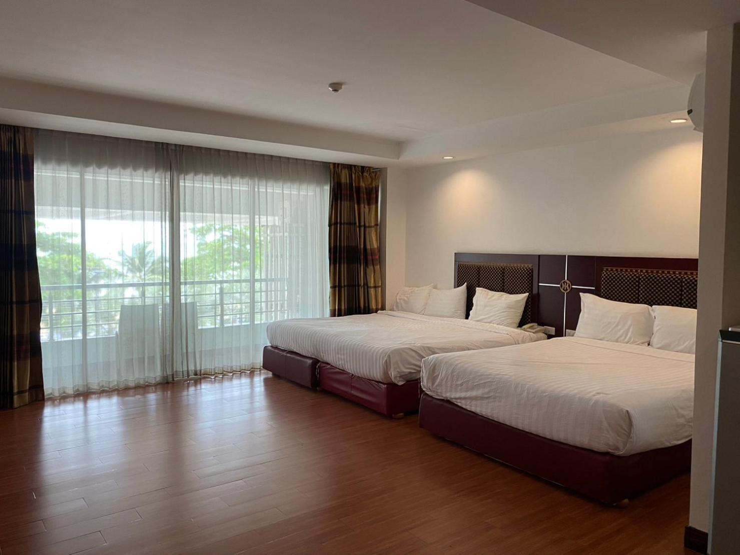 Jomtien Hisotel Екстериор снимка